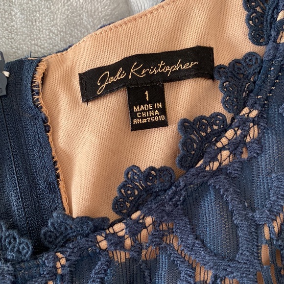 Juniors formal dress blue lace - Picture 3 of 7